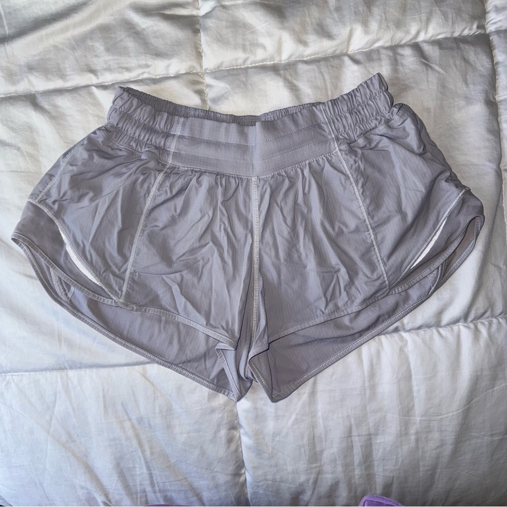 Lululemon 2.5” Hotty Hot Shorts